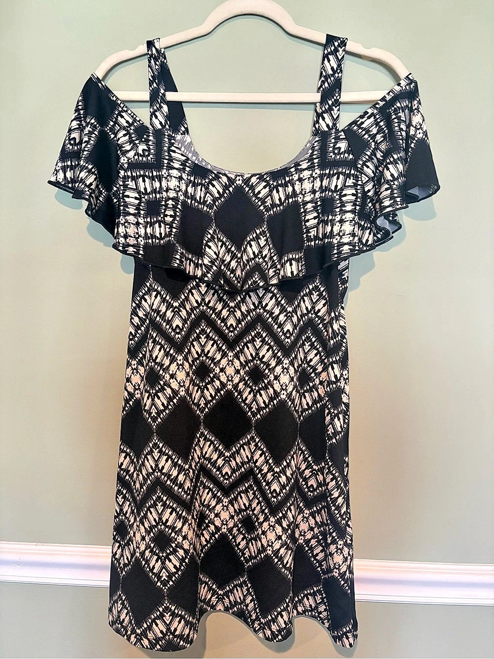 Joseph Ribkoff Black White Cold Shoulder Ruffle Dress M